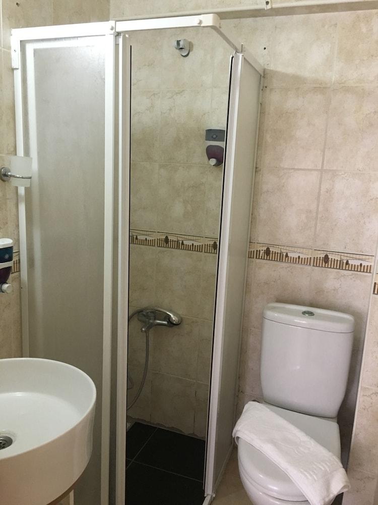 Selene Hotel - Bathroom