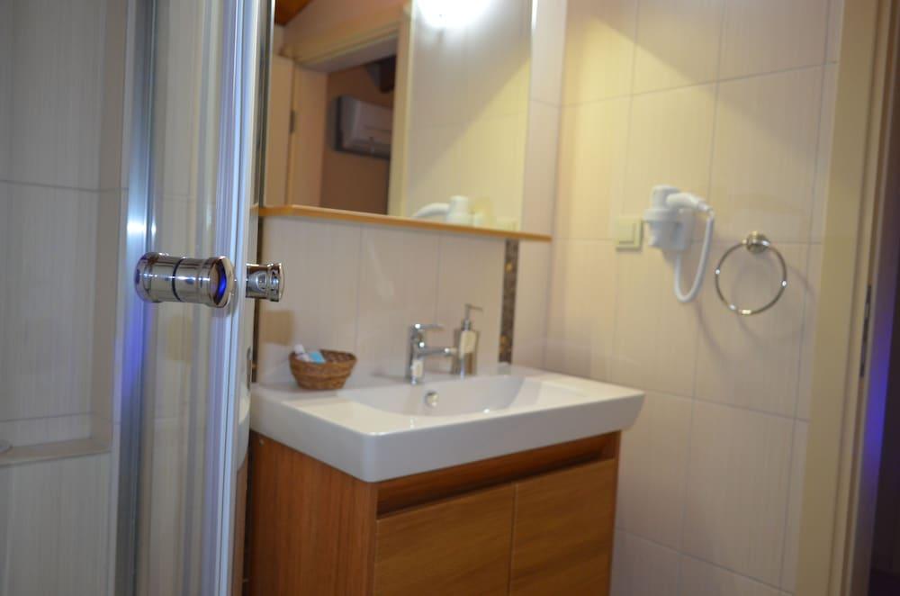 Ada Palas Otel - Bathroom Sink