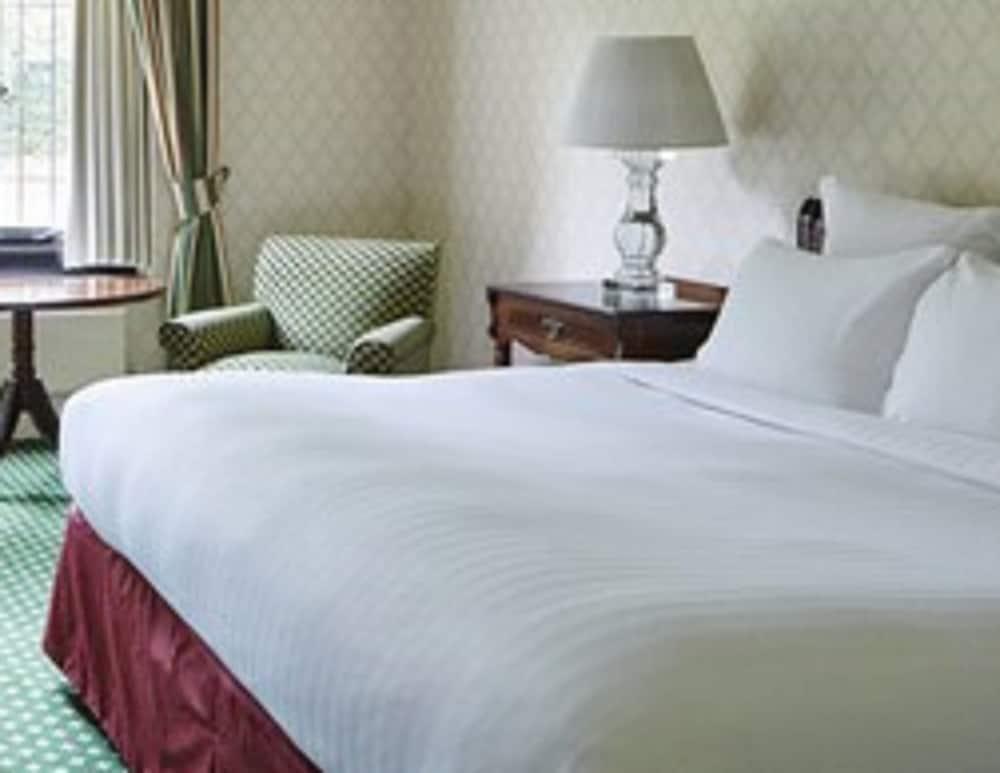 Hanbury Manor Marriott Hotel & Country Club - Room