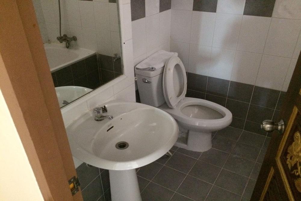 Soravit Place Apartment - Bathroom