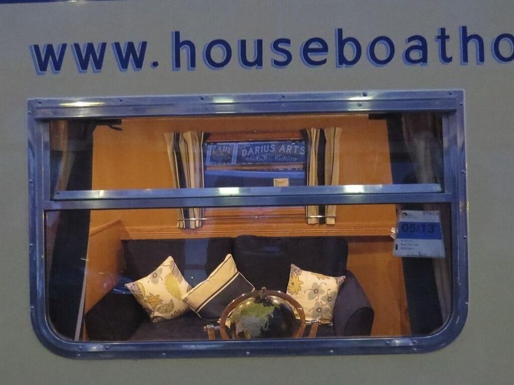 Houseboat Hotels - Exterior