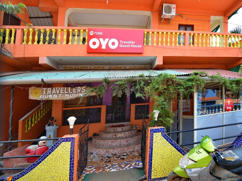 OYO 7288 Traveller Guest House - Hotel Entrance