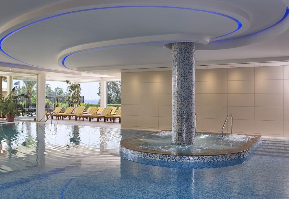 Four Seasons Hotel - Indoor Pool