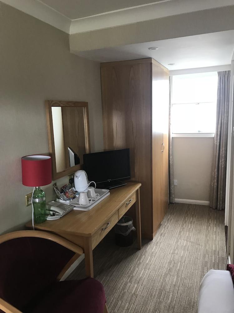 OYO The Rivenhall Hotel - Room
