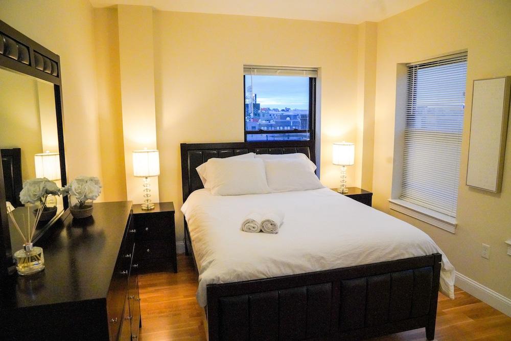 Luxury 2 Bedroom - 2 Bath Apartment Fenway- Boston - Room