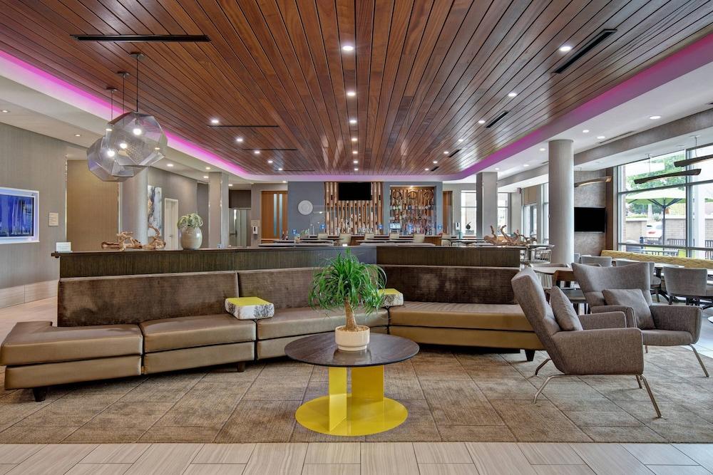 SpringHill Suites by Marriott Orangeburg - Lobby