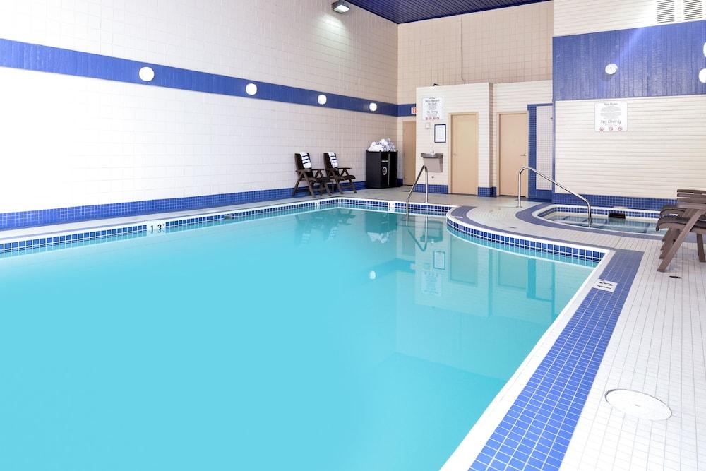 Best Western Plus Regency Inn & Conference Centre - Indoor Pool