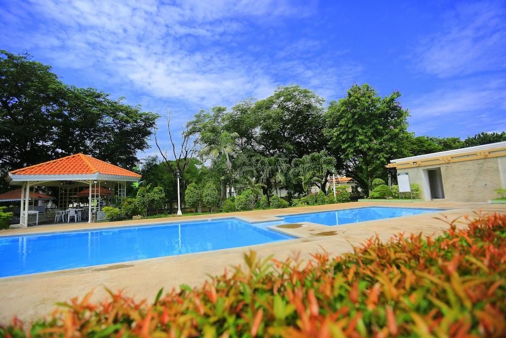 Subic Bay Peninsular Hotel - Outdoor Pool