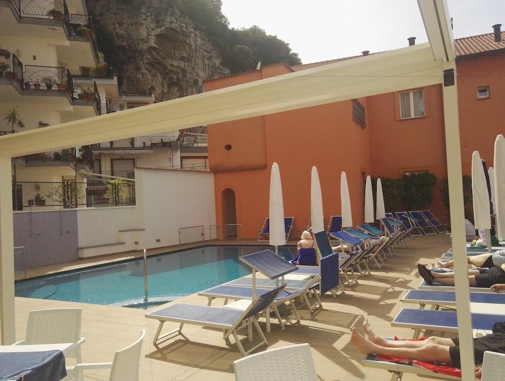 Hotel Villa Maria - Outdoor Pool