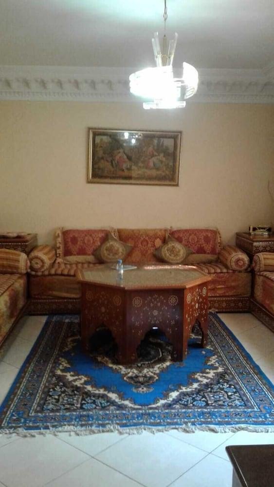 Dar Chadia - Lobby Sitting Area