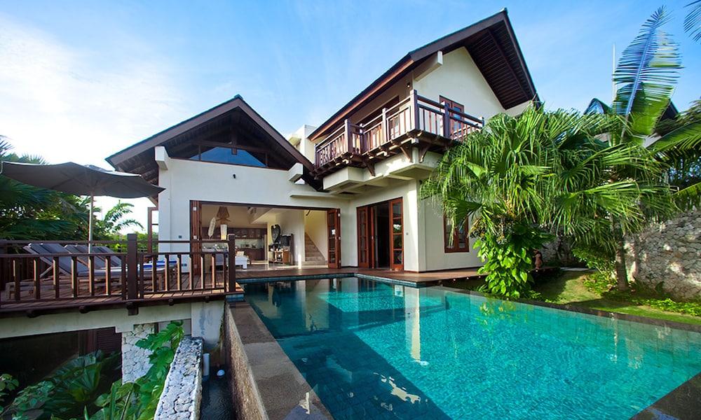 Cliffront Tropical Villa Cantik - Featured Image