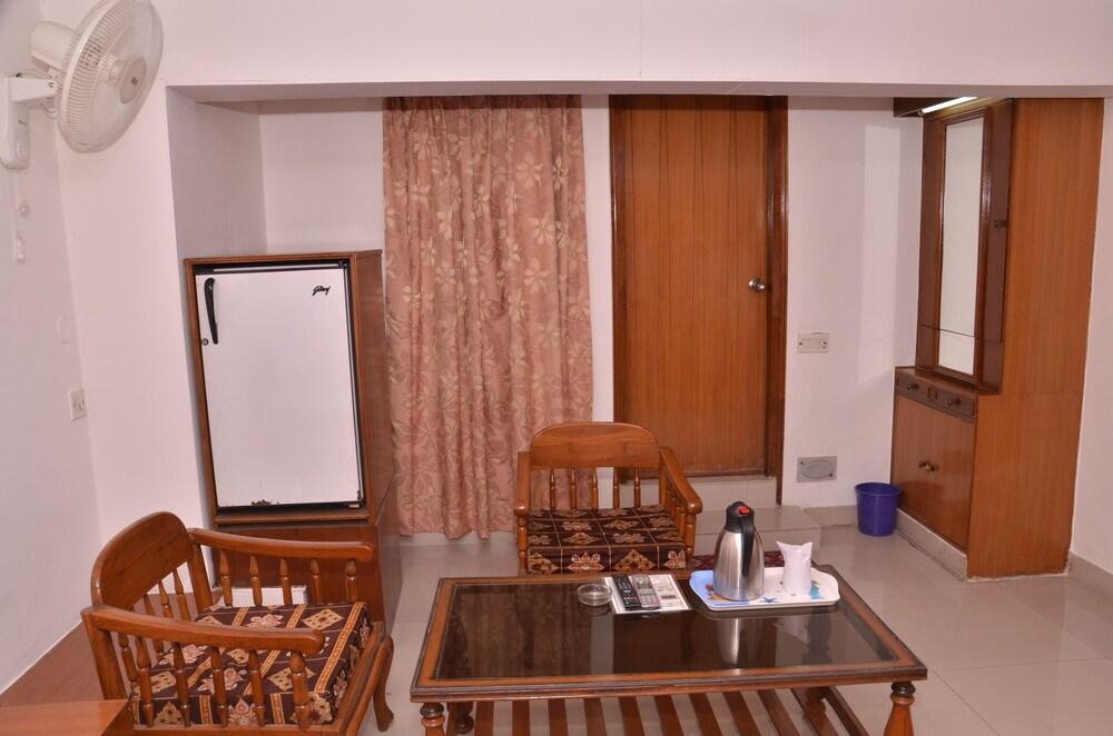 Prem Sagar Guest House - Living Room