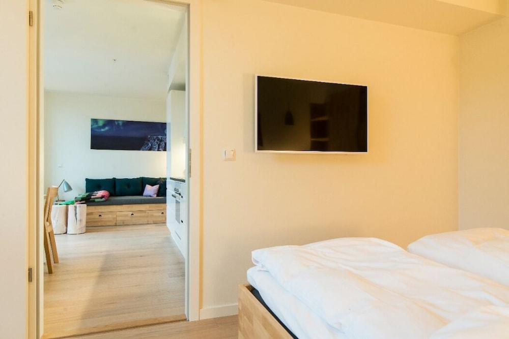 StayPlus Modern Apt Rooftop Terrace - Room