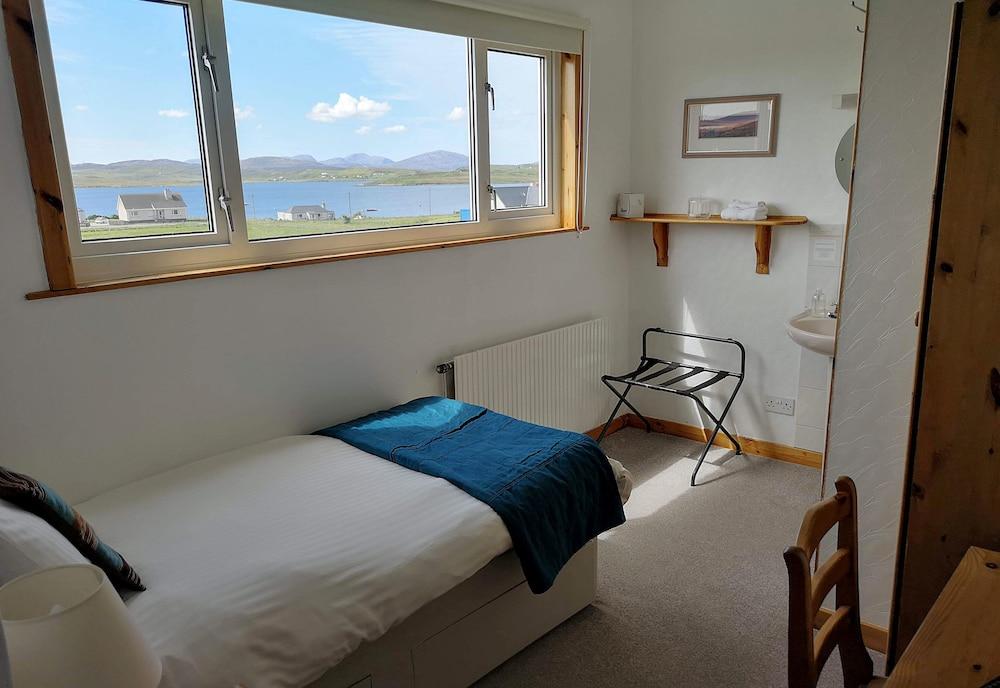 Loch Roag Guest House & Eshcol Guest House - Room
