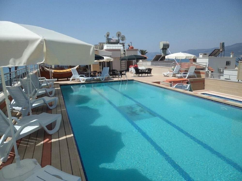 Zeus Hotel - Rooftop Pool