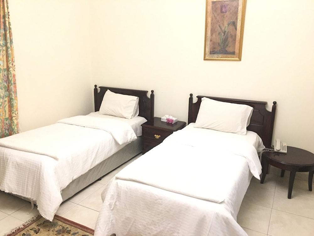Dar Alkiram Hotel - Guestroom