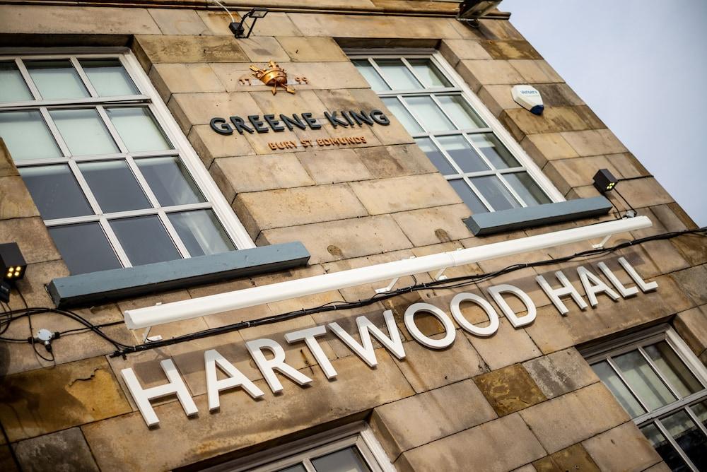 The Hartwood Hall Hotel by Greene King Inns - Exterior