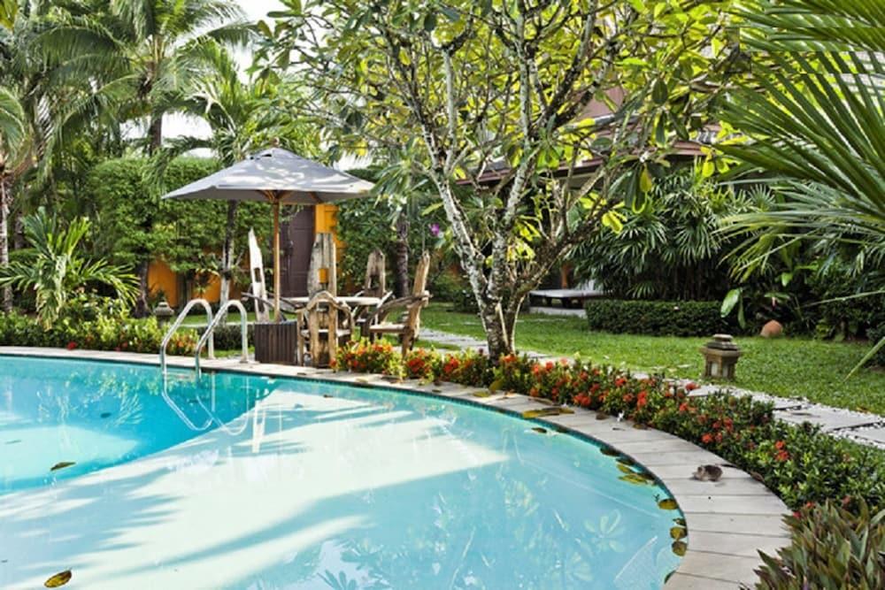 Himmaphan Villa - Outdoor Pool