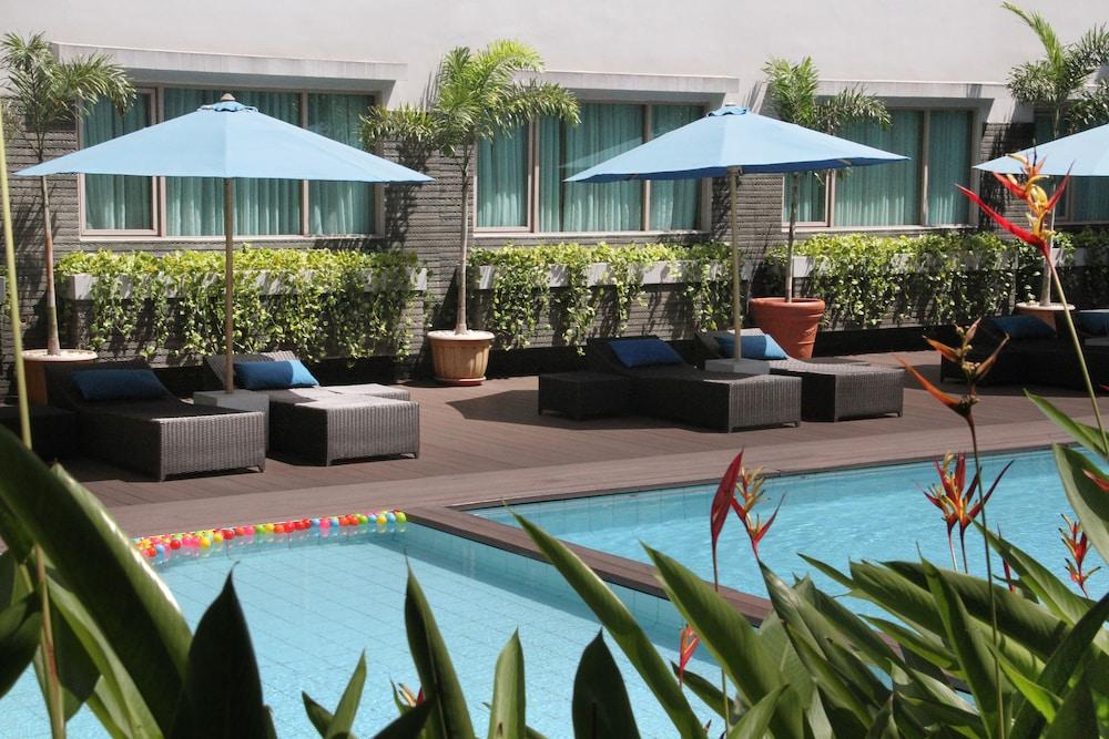 ASTON Tropicana Hotel Bandung - Outdoor Pool