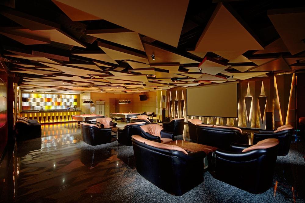FM7 Resort Hotel Jakarta - Lobby Lounge
