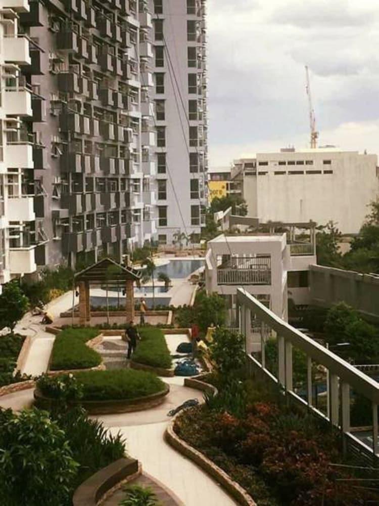 Cubao ManhattanHeights Unit 5H Tower C - Property Grounds