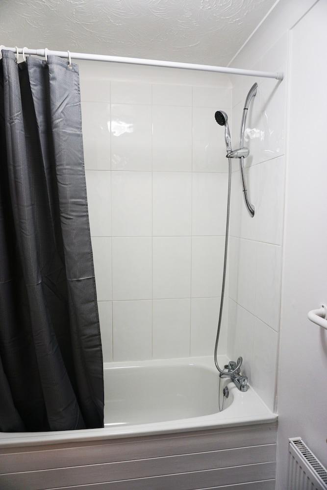 ذا ورذيس - Bathroom Shower