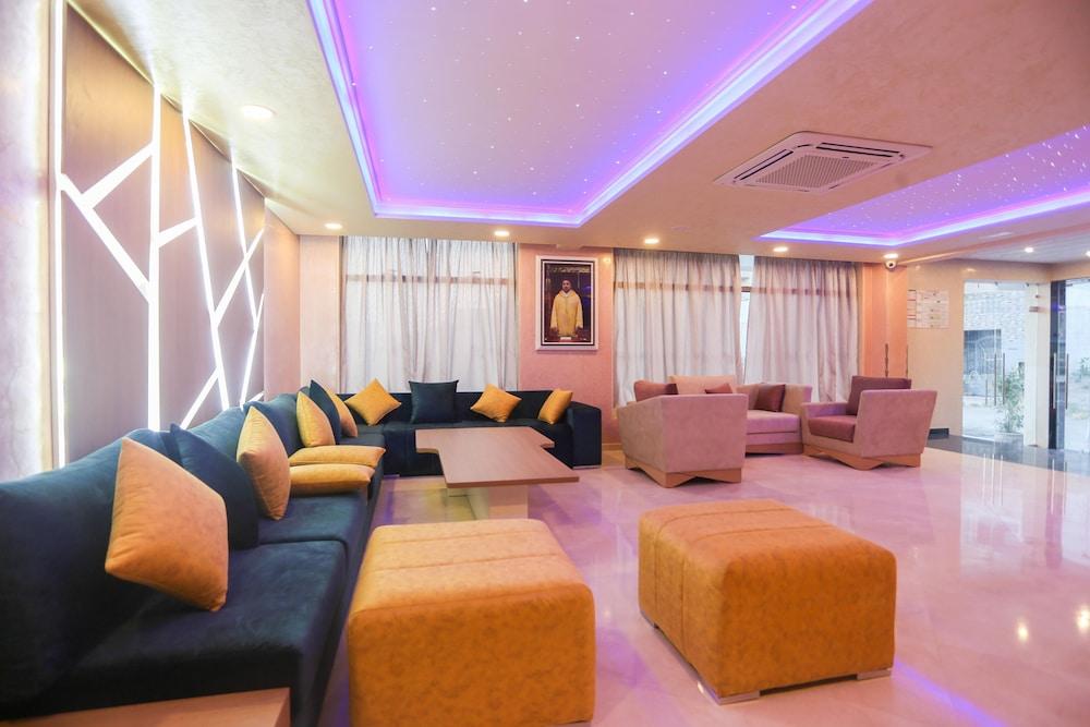 Hotel Makarim Tetouan - Lobby Sitting Area
