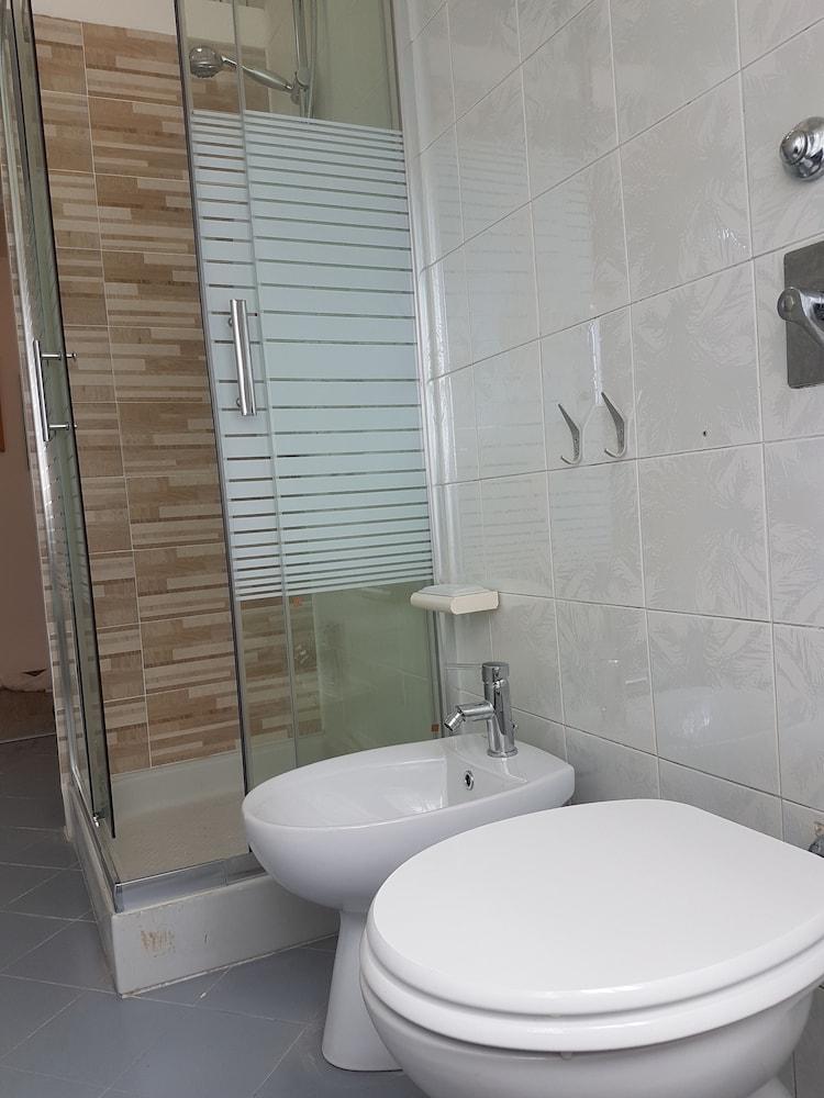 Sant'Ambrogio Flat - Bathroom