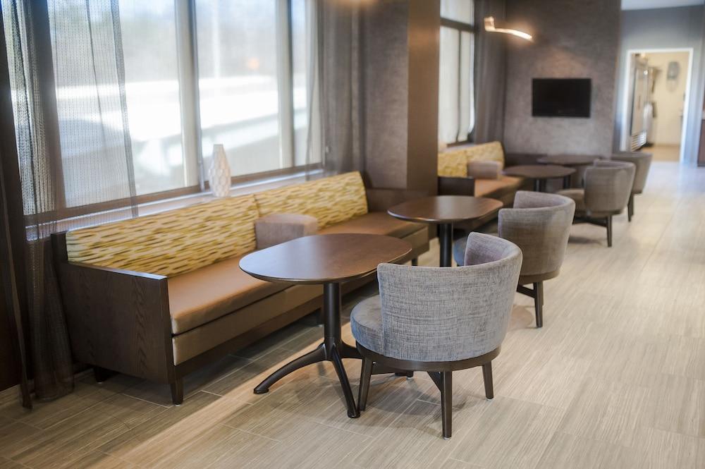 Springhill Suites by Marriott Midtown Cincinnati - Lobby