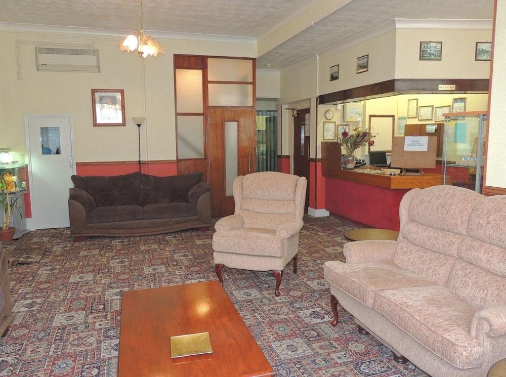 OYO Swanvale Lodge Hotel - Lobby