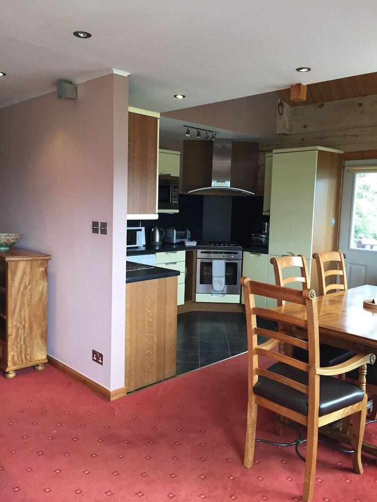Lodges on Loch Ness - In-Room Dining