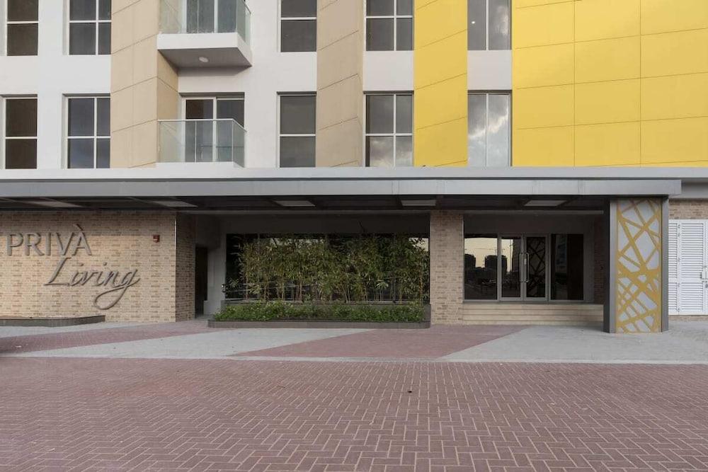 Contemporary 1BR Apartment in Arjan Privà Living - Exterior
