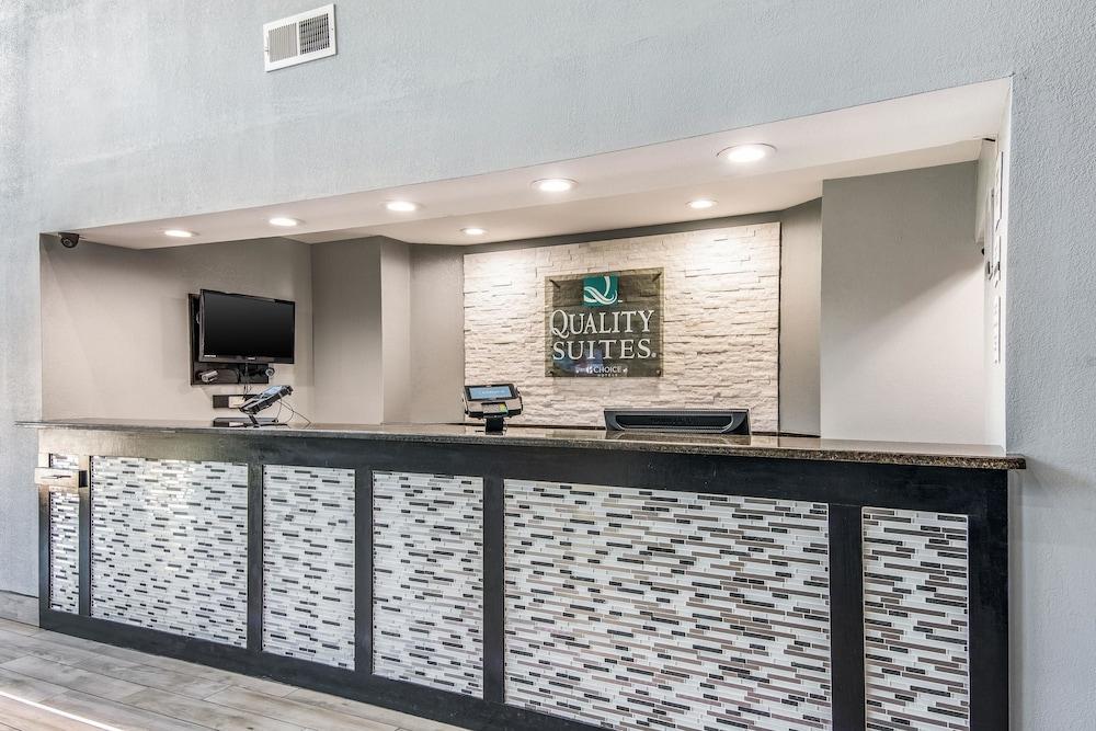 Quality Suites Maumelle - Little Rock NW - Lobby