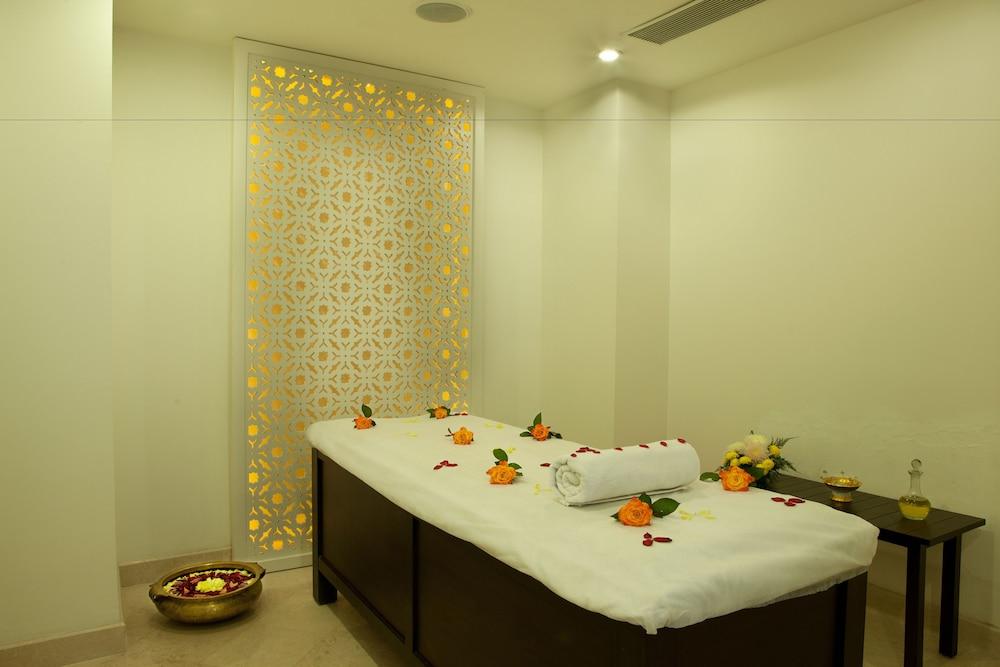 Lemon Tree Hotel Chennai - Spa