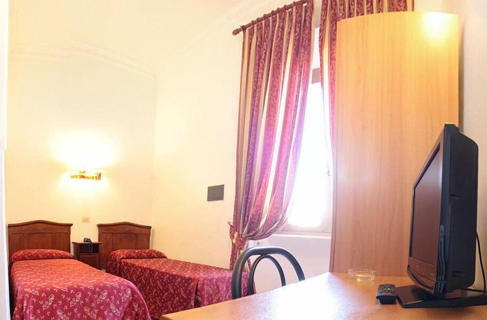 Hotel Euro Quiris - Room