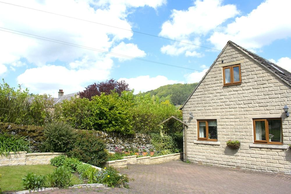Innisfree Cottage - Featured Image