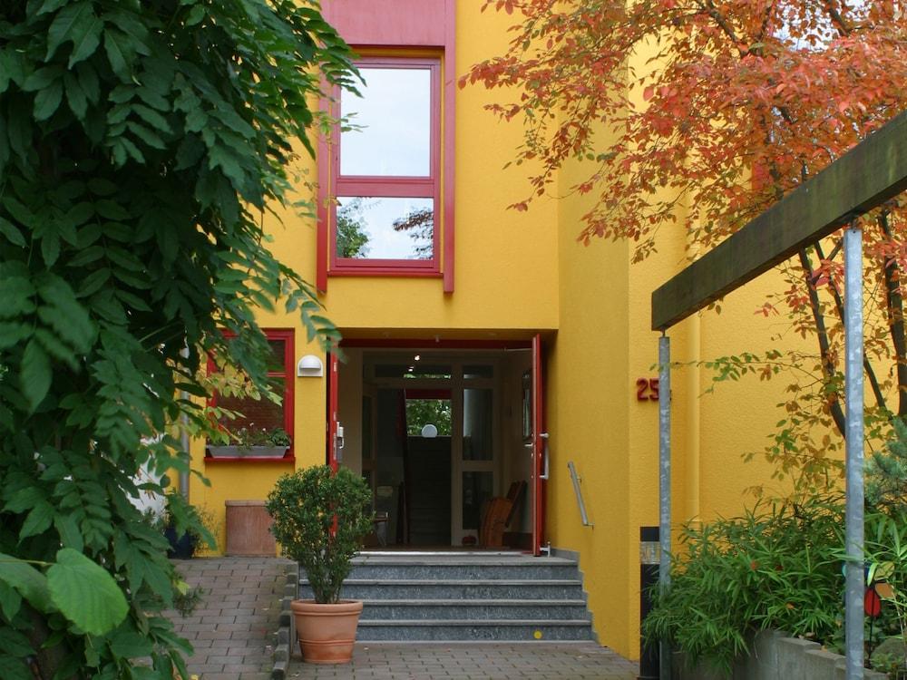Avenon Privat-Hotel Am Steinberg - Hotel Entrance