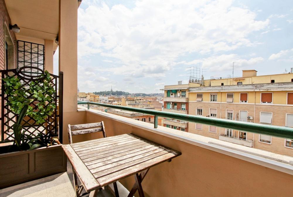 Rent Rooms Filomena & Francesca - View from Room