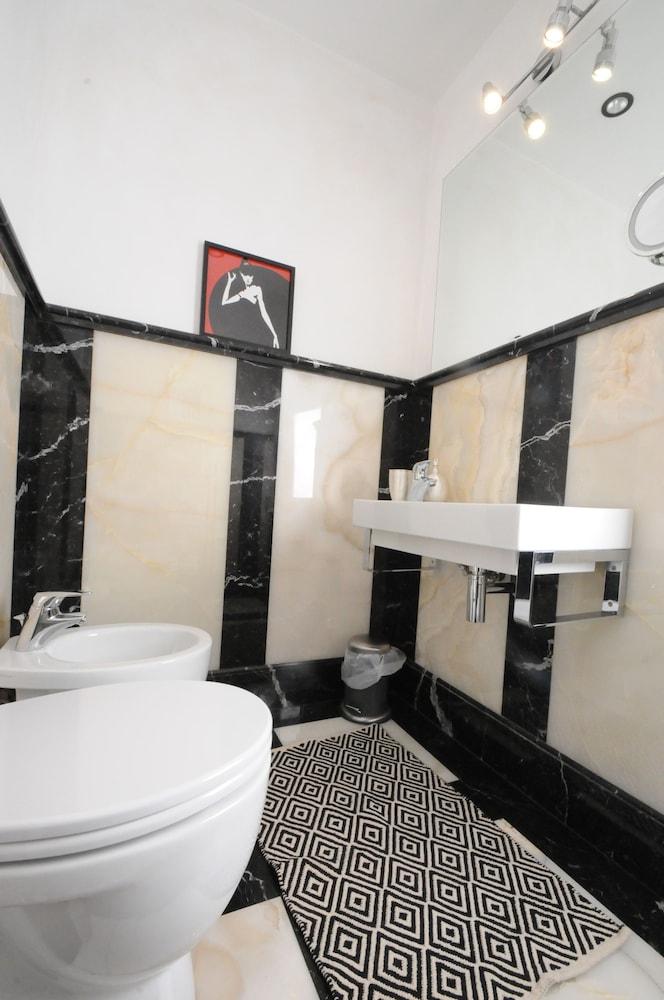 Suite Spagna 29 Luxury Apartment Spanish Steps View - Bathroom