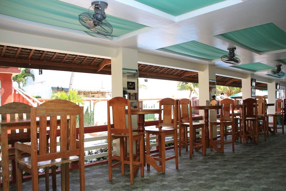 BADLADZ Beach and Dive Resort - Lobby Sitting Area
