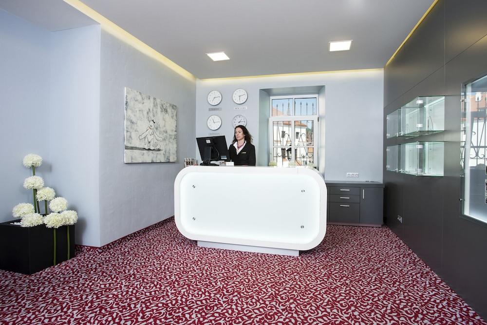 Mabre Residence Hotel - Reception