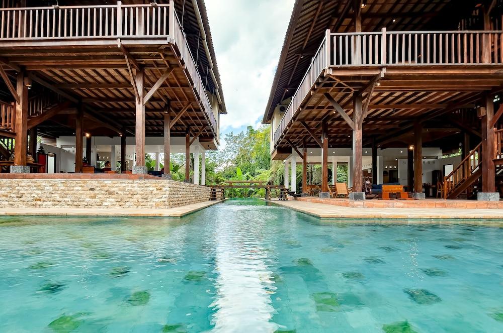 Villa Atas Awan - Outdoor Pool