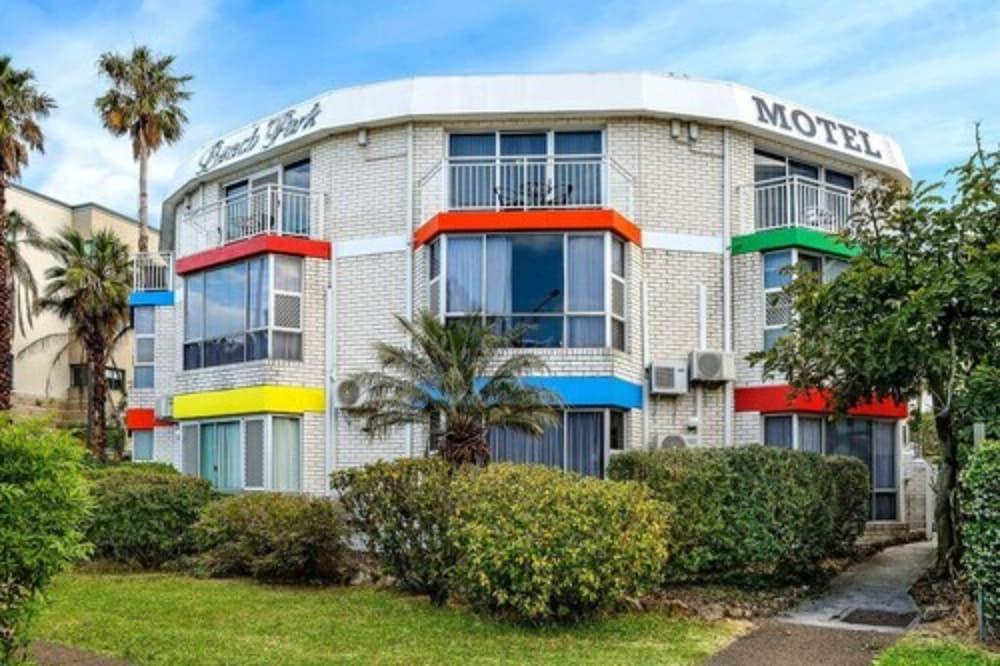 Beach Park Motel - Featured Image