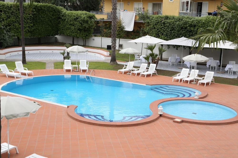 Hotel Barbarella - Outdoor Pool