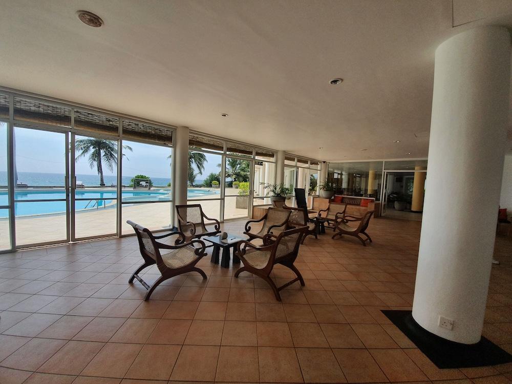Induruwa Beach Resort - Lobby Sitting Area