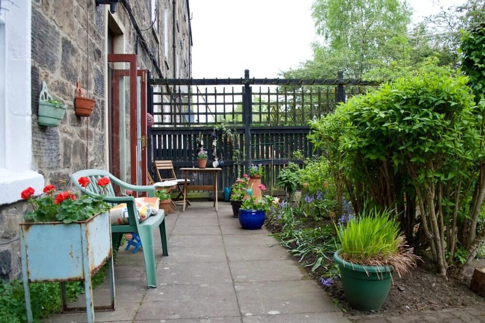 1 Bedroom Flat In Edinburgh - Property Grounds