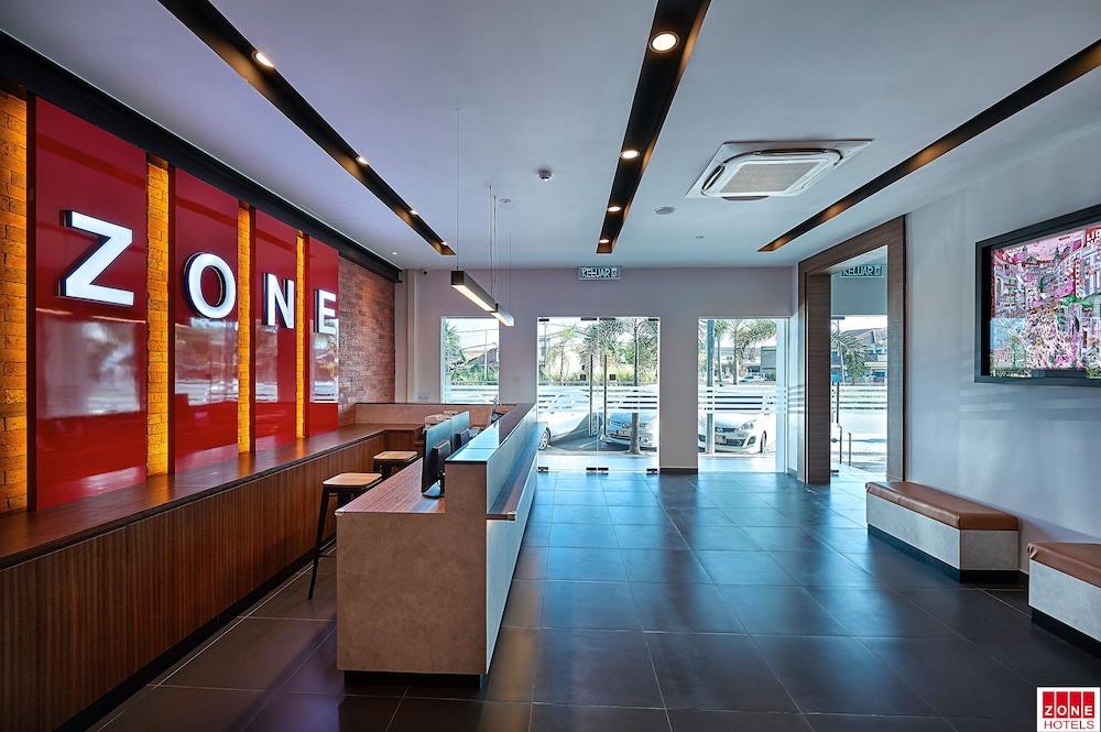 ZONE Hotels, Telok Panglima Garang - Lobby