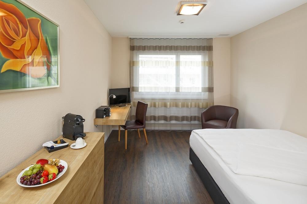 Villmergen Swiss Quality Hotel - Room