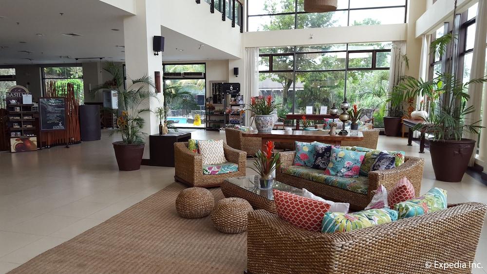 Hotel Kimberly Tagaytay - Lobby Sitting Area