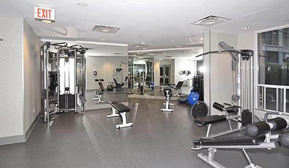 JJ Furnished Apartments Downtown Toronto: King's Luxury Loft - Fitness Facility
